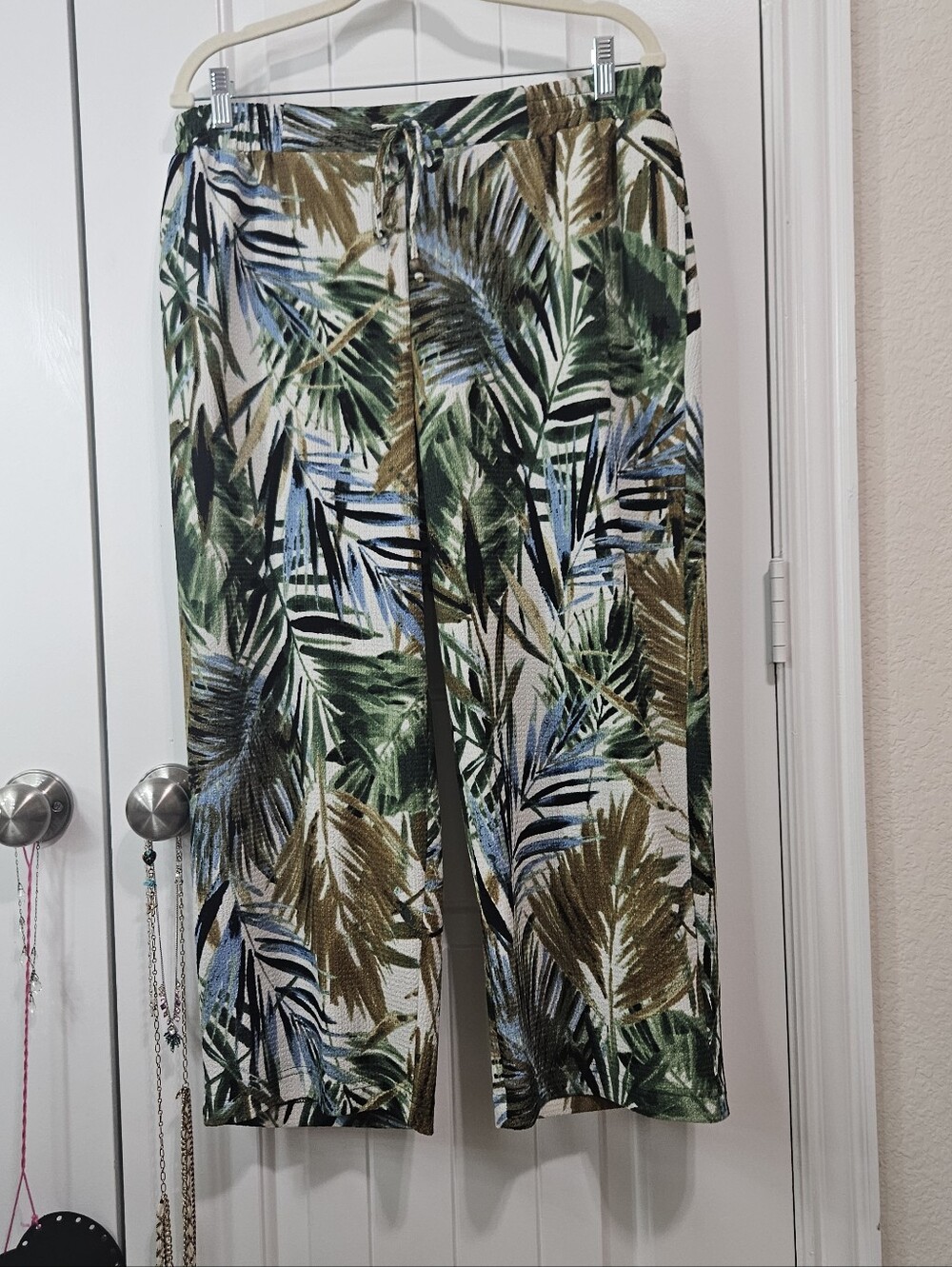 Tropical Leaf Print Wide-Leg Pants — Green, Blue, Brown